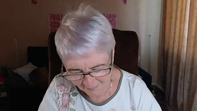 Snapshot of Sandra_Snowflake chatting on May 25, 4:29 am Sandra Snowflake online show from May 25, 4:29 am