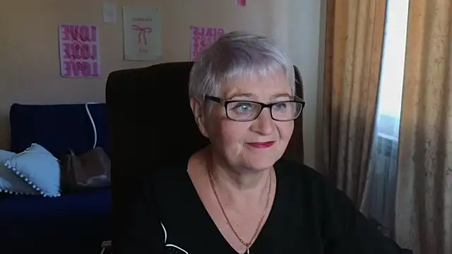 Snapshot of Sandra_Snowflake chatting on May 29, 4:10 am Sandra Snowflake online show from May 29, 4:10 am
