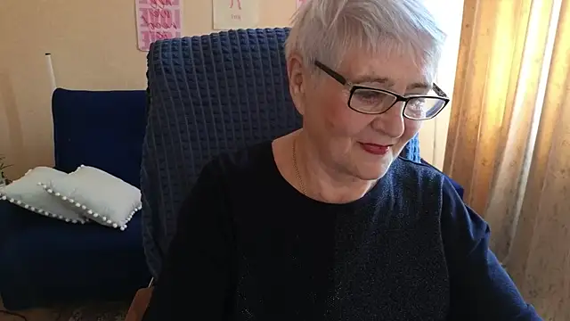 Snapshot of Sandra_Snowflake chatting on June 1, 11:56 am Sandra Snowflake online show from June 1, 11:56 am