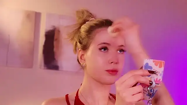 BECKI VRES online show from February 8, 9:07 pm