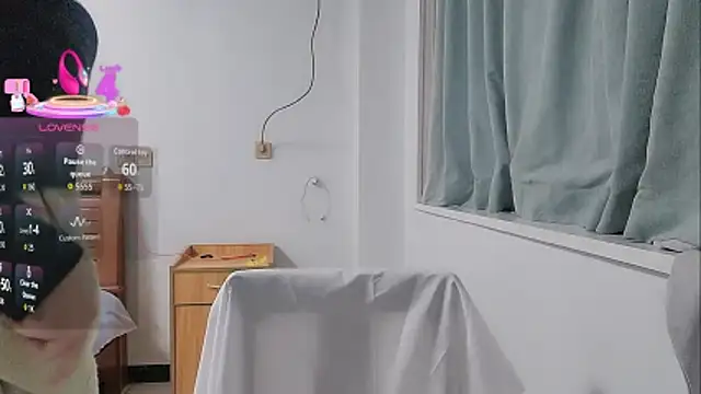 Snapshot of Lucy-xixi chatting on February 26, 5:06 am Lucy-xixi online show from February 26, 5:06 am