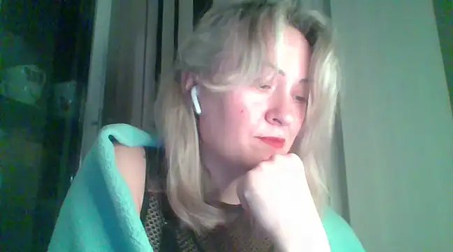 Snapshot of Mary888x chatting on February 18, 6:47 pm Mary888x online show from February 18, 6:47 pm