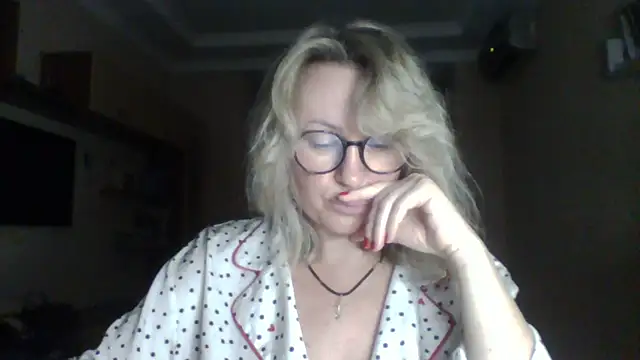 Snapshot of Mary888x chatting on October 11, 6:17 pm Mary888x online show from October 11, 6:17 pm