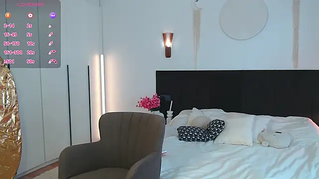 LunaticaBae online show from March 27, 3:34 am