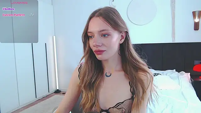 LunaticaBae online show from March 31, 3:08 am