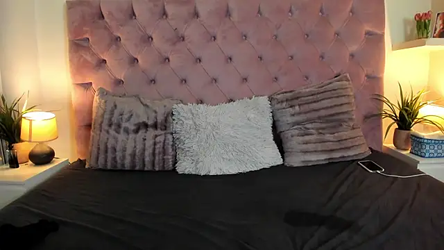 MaiaMini online show from March 4, 2:49 am