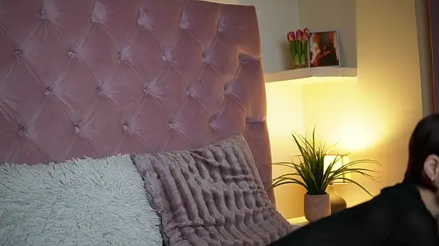 MaiaMini online show from November 15, 9:11 pm