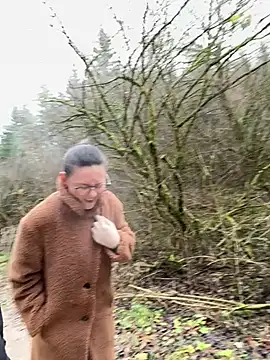 Snapshot of AvaFlowers6 chatting on December 17, 8:31 am AvaFlowers6 online show from December 17, 8:31 am