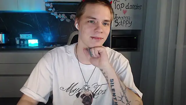 Snapshot of yourlildemon chatting on March 23, 5:17 pm yourlildemon online show from March 23, 5:17 pm
