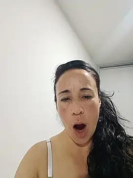 Snapshot of Coeur_de_luxure chatting on July 26, 11:22 pm Coeur de luxure online show from July 26, 11:22 pm