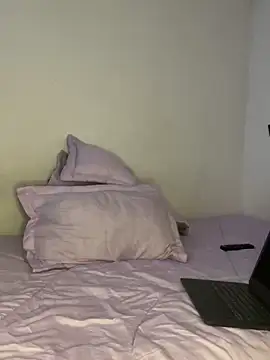 Snapshot of Ohno101 chatting on February 28, 8:18 pm Ohno101 online show from February 28, 8:18 pm