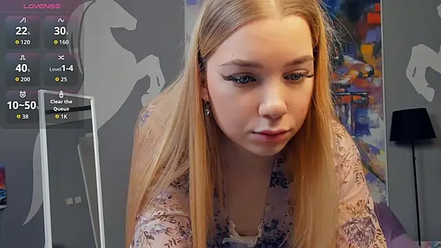 Snapshot of FloraBonde chatting on October 12, 11:53 am FloraBonde online show from October 12, 11:53 am