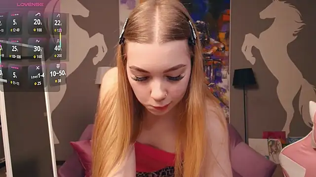 Snapshot of FloraBonde chatting on November 21, 11:20 am FloraBonde online show from November 21, 11:20 am