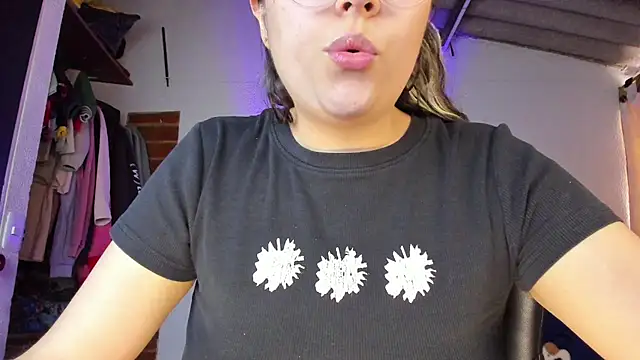 Emily  katz online show from May 5, 2:14 pm