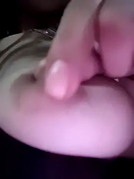 Snapshot of ElaRuil69 chatting on November 30, 3:32 am ElaRuil69 online show from November 30, 3:32 am