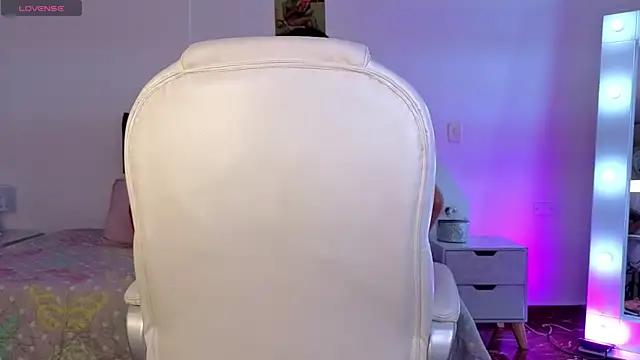 camille1310 online show from October 7, 9:23 pm