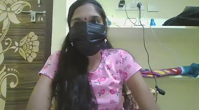 Snapshot of cutee_telugu chatting on March 4, 5:32 am cutee telugu online show from March 4, 5:32 am