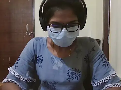 Snapshot of cutee_telugu chatting on October 18, 11:33 am cutee telugu online show from October 18, 11:33 am
