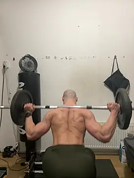 Snapshot of pesyelisa chatting on February 16, 5:37 pm pesyelisa online show from February 16, 5:37 pm