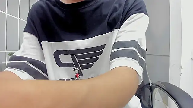 Snapshot of Johann_sex chatting on September 15, 4:18 pm Johann sex online show from September 15, 4:18 pm