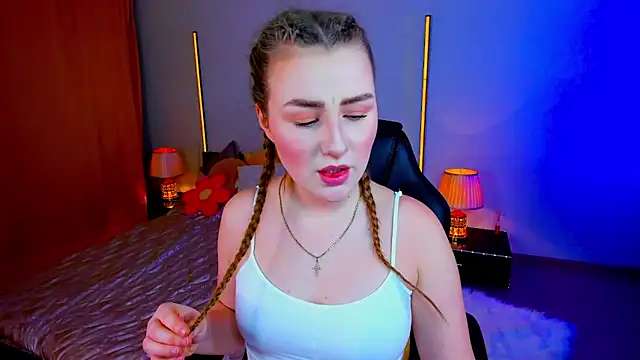 Snapshot of Sofia_beautifuul chatting on February 5, 2:16 am Sofia beautifuul online show from February 5, 2:16 am