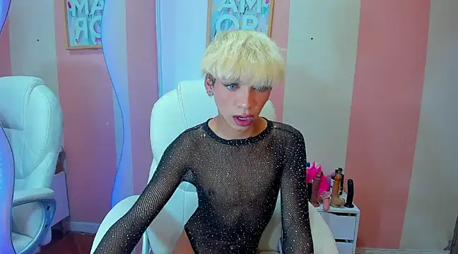 Danny Luxx online show from February 17, 8:15 pm