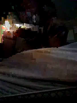 Snapshot of TwistedR chatting on November 21, 11:58 pm TwistedR online show from November 21, 11:58 pm