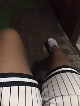 Snapshot of TwistedR chatting on December 13, 10:26 pm TwistedR online show from December 13, 10:26 pm