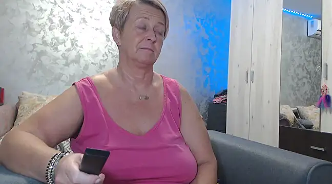 RosesandLillies online show from December 24, 6:39 pm
