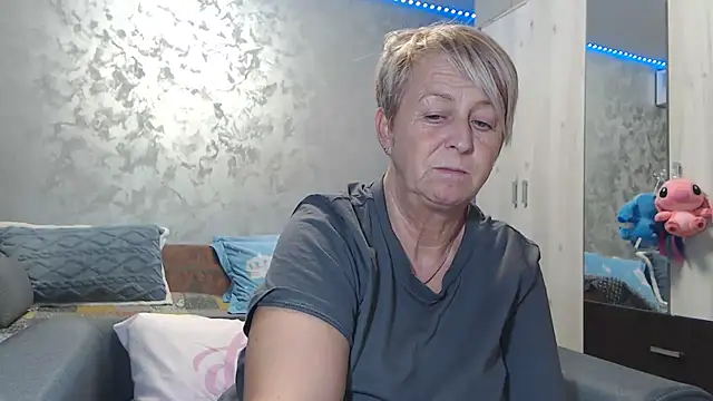 RosesandLillies online show from February 22, 4:38 pm