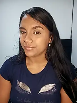 Snapshot of victoria_roussee chatting on February 25, 12:24 pm victoria roussee online show from February 25, 12:24 pm