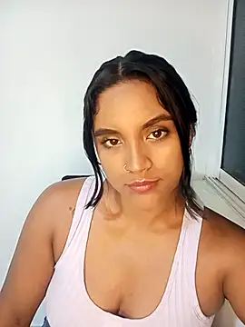 Snapshot of victoria_roussee chatting on March 4, 6:04 am victoria roussee online show from March 4, 6:04 am