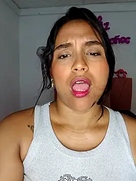 victoria roussee online show from March 6, 7:10 pm