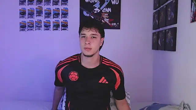 Snapshot of jack_walker190 chatting on April 22, 4:26 am jack walker190 online show from April 22, 4:26 am