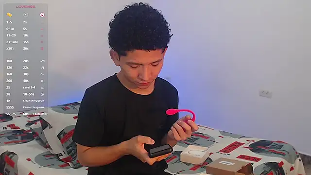 Snapshot of Magno_03 chatting on March 22, 9:34 am Magno 03 online show from March 22, 9:34 am