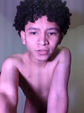 Snapshot of Magno_03 chatting on January 31, 7:45 pm Magno 03 online show from January 31, 7:45 pm