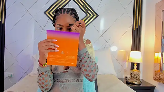 Snapshot of EmilyDiaaz chatting on October 30, 12:28 pm EmilyDiaaz online show from October 30, 12:28 pm