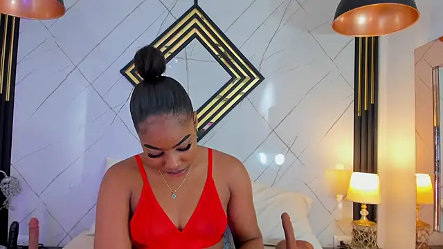 Snapshot of EmilyDiaaz chatting on November 18, 12:31 pm EmilyDiaaz online show from November 18, 12:31 pm