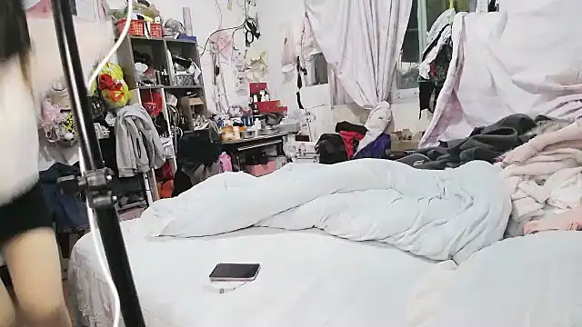 hebe-02 online show from April 10, 11:04 am