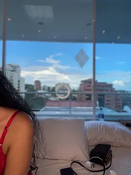 Alice surprise online show from November 25, 9:15 pm