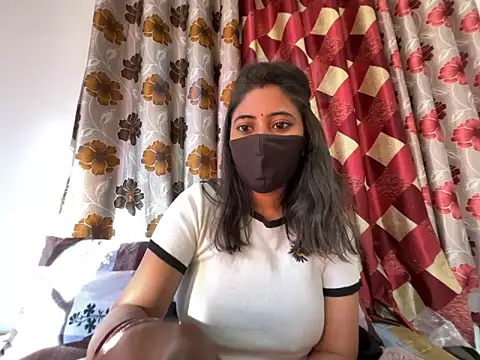 Snapshot of okbent chatting on November 10, 9:30 am okbent online show from November 10, 9:30 am