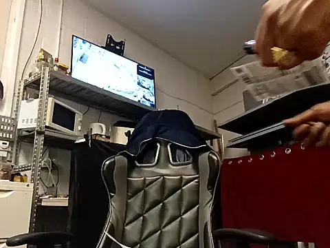 Snapshot of Mrnutella chatting on September 19, 8:53 pm Mrnutella online show from September 19, 8:53 pm