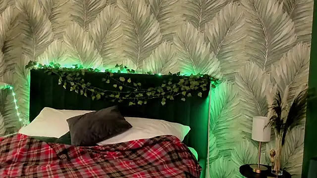 boozekirs  online show from November 6, 3:07 am