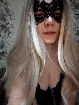 Snapshot of AliniX chatting on March 1, 1:11 am AliniX online show from March 1, 1:11 am