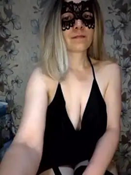 Snapshot of AliniX chatting on October 25, 10:59 pm AliniX online show from October 25, 10:59 pm