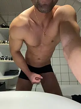 Snapshot of Nita69 chatting on February 10, 5:39 pm Nita69 online show from February 10, 5:39 pm