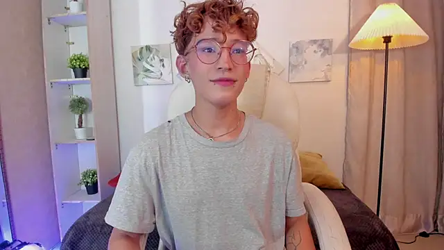 iiangel  online show from December 2, 3:56 am