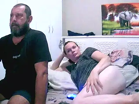 redsparrowXxXx online show from February 17, 7:09 pm