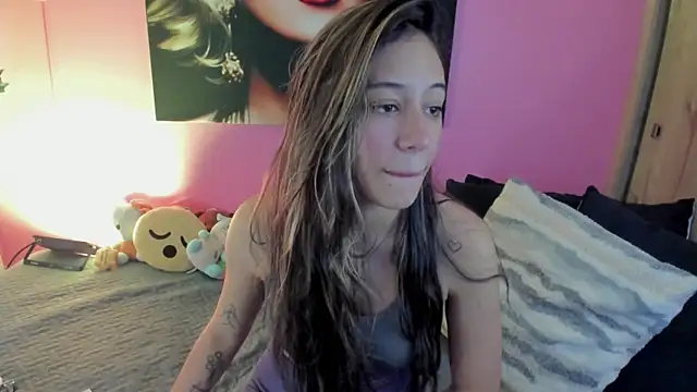 Snapshot of TANIA_06 chatting on July 4, 1:17 pm TANIA 06 online show from July 4, 1:17 pm