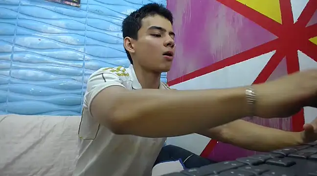 Snapshot of seigfried0 chatting on February 25, 7:03 pm seigfried0 online show from February 25, 7:03 pm